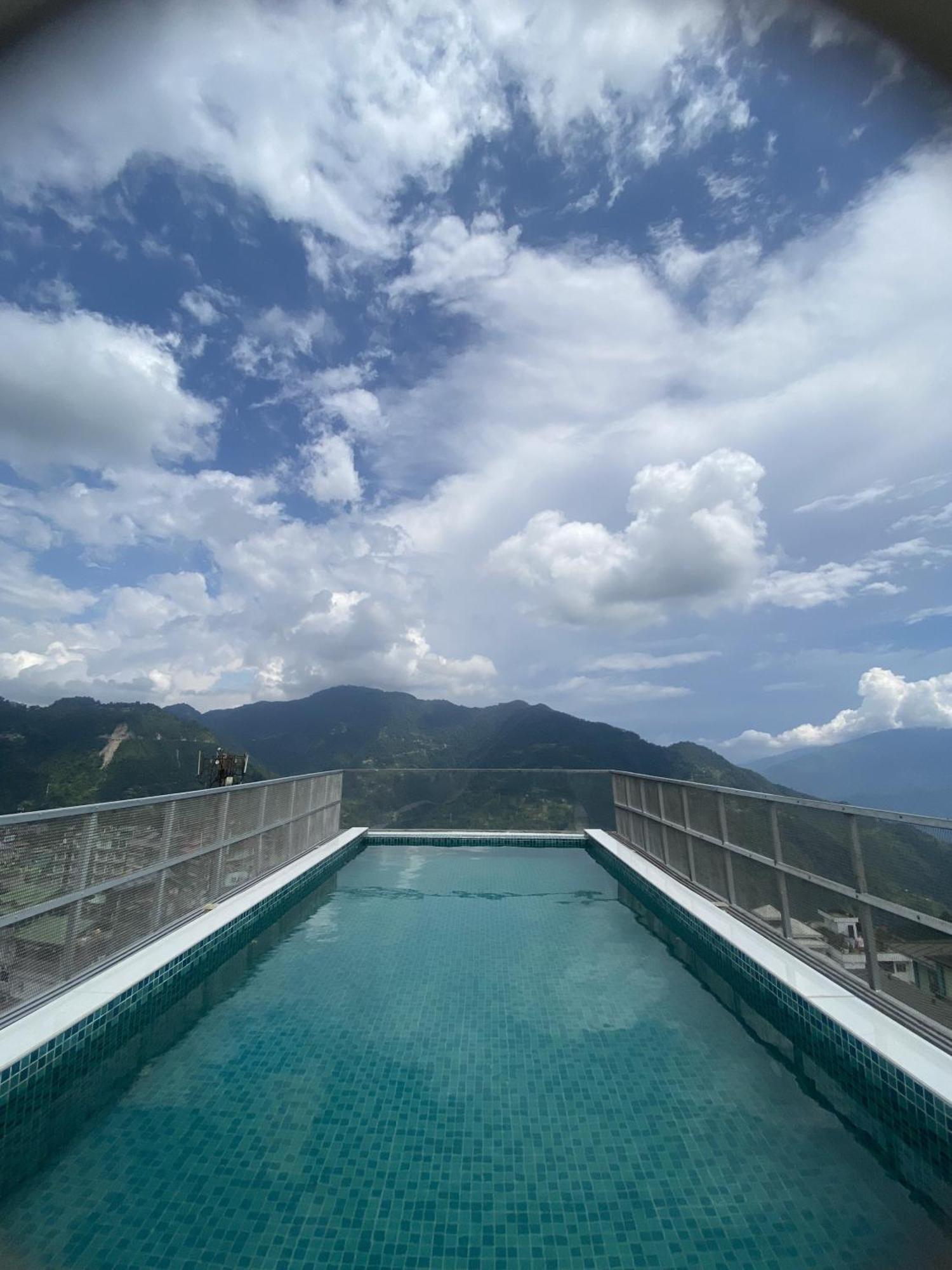 Hotel Maenamla By Kava Namchi ภายนอก รูปภาพ